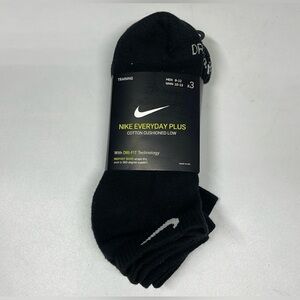 Nike Dri-fit everyday plus cushioned Low-cut socks
3-pack